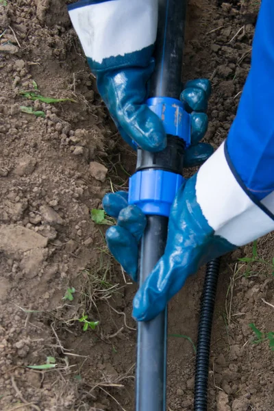 Arbetare Grävde Dike Ett Avloppsrör — Stockfoto