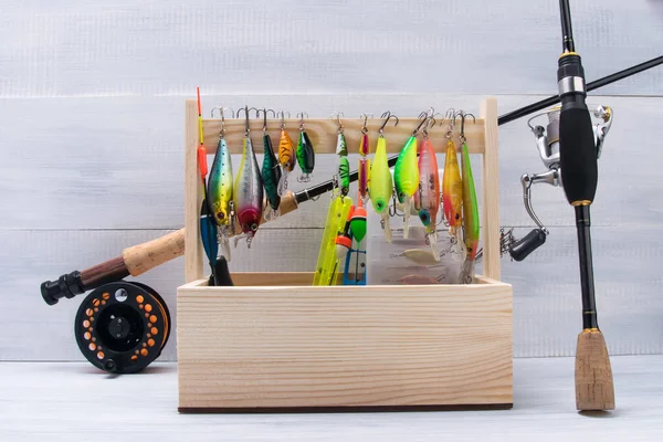 Conjunto Para Pesca Una Caja Una Mesa Gris — Foto de Stock