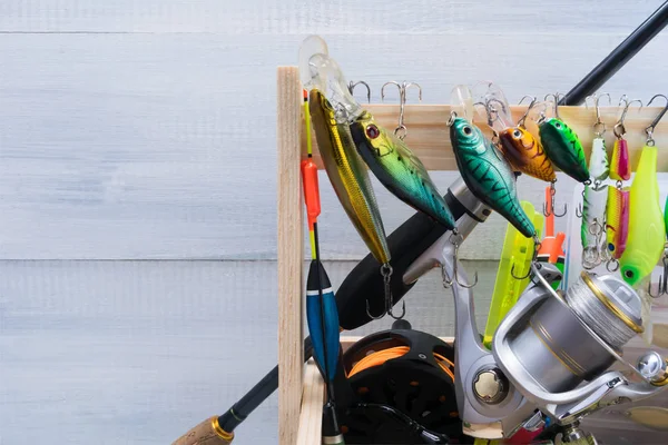 Houten Kist Met Een Hengel Verschillende Aas Voor Visserij Aan — Stockfoto