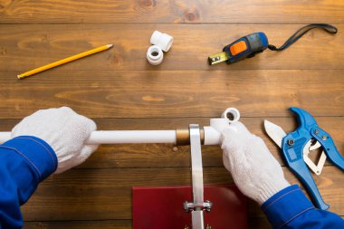 eldivenli eller tutkal plastik su borusu iki adet