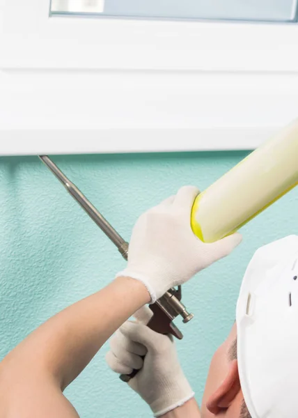 Hands Master Insulate Plastic Window Foam — Stock Photo, Image