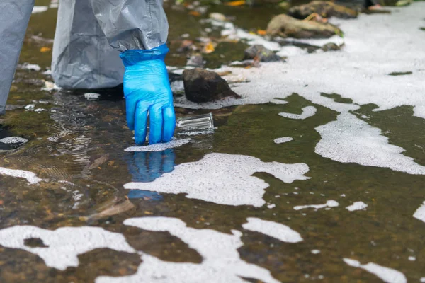 Mano Guante Protector Recoge Líquido Tubo Ensayo Del Agua Para —  Fotos de Stock