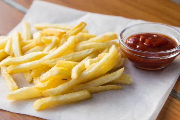 Primer Plano Papas Fritas Con Ketchup Mesa — Foto de Stock