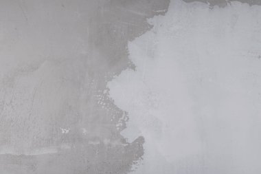 Yazı için yer ile uygulamalı bitirme macunu ile beton duvar