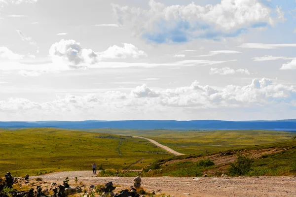 Tundra Yolunun Üzerinde Gümüş Gökyüzü Murmansk Arazi Güzel Büyüleyici Yollar — Stok fotoğraf