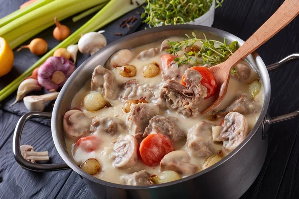 Daging Sapi Rebus Krim Atau Blanquette Veau Potongan Daging Anak — Stok Foto