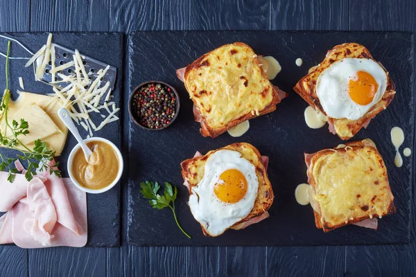 Hot Franska Toasts Croque Monsieur Och Croque Madame Med Skivor — Stockfoto