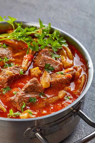 Overhead View Hearty Beef Okra Stew Metal Casserole Concrete Table — Stock Photo, Image