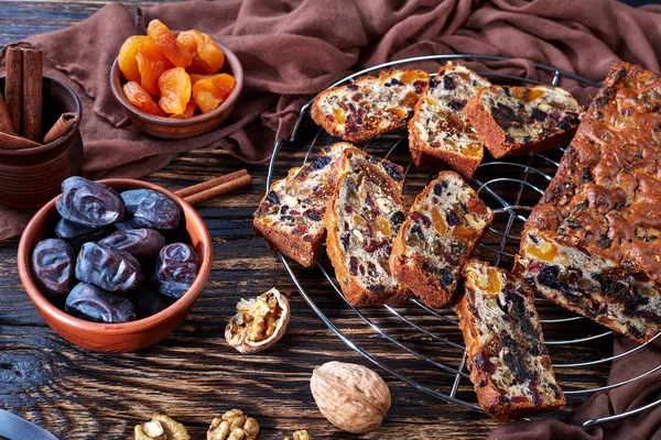 Pão Bolo Frutas Secas Robusto Tradicional Suporte Bolo Arame Com — Fotografia de Stock