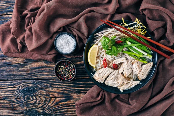 Vista Aérea Sopa Vietnamita Pho Con Pollo Fideos Arroz Brotes — Foto de Stock