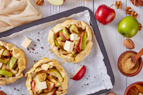 Tartes Aux Pommes Ouvertes Galettes Avec Des Tranches Pomme Farcies — Photo