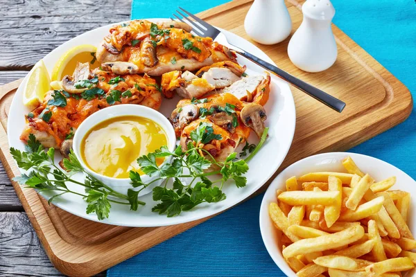 Aussie Chicken breasts topped with melted cheese — Stock Photo, Image