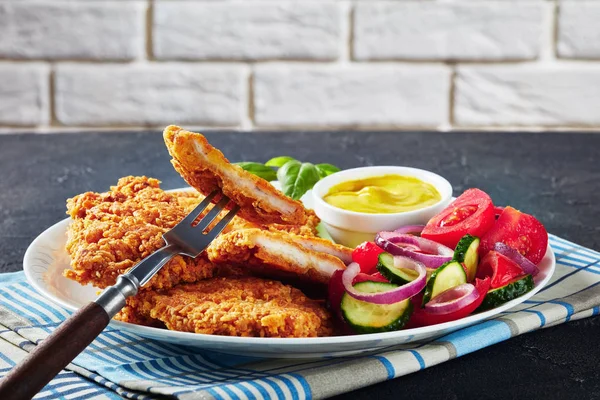 Yakın çekim lezzetli Parmesan tavuk radyuslar — Stok fotoğraf