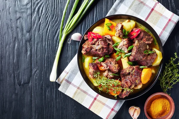 Vedere deasupra caprelor picante jamaicane Curry Goat — Fotografie, imagine de stoc