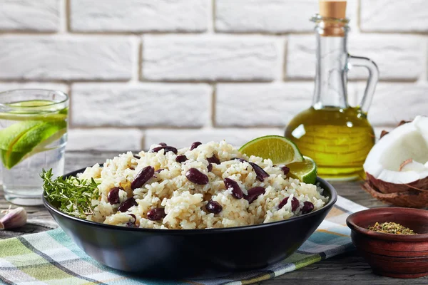 Riz des Caraïbes et haricots rouges, vue de dessus — Photo