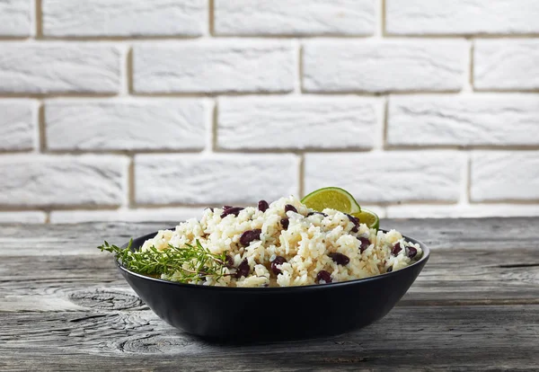 Arroz Caribe y Frijoles Rojos en un bol — Foto de Stock