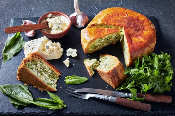 Крупным планом пирога с зеленой фасолью — стоковое фото