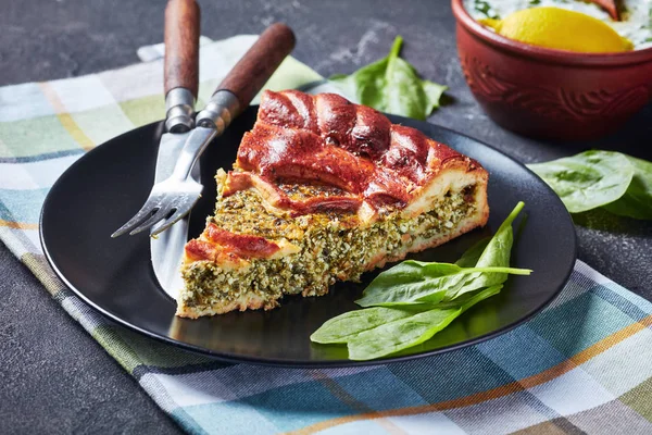 Tett opptil et stykke Spinach Ricotta-pai – stockfoto