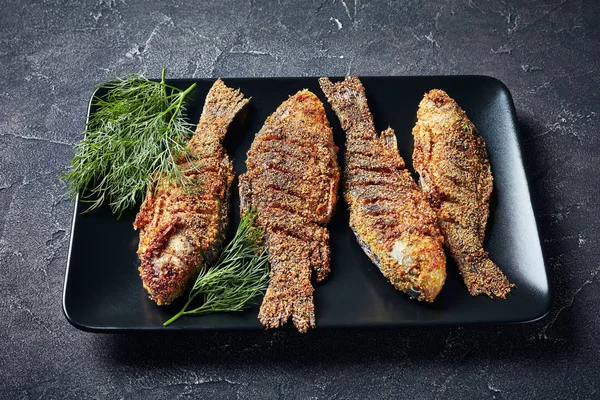 Close-up of freshly fried crispy crucian carps — Stock Image Close-up of freshly fried crispy crucian carps Stock Picture