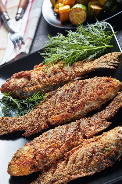 Close-up of freshly fried crispy crucian carps — Stock Image Close-up of freshly fried crispy crucian carps Stock Image