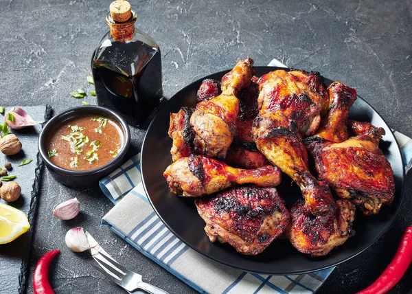 Kryddig grillad karibisk Jerk kyckling, topputsikt — Stockfoto