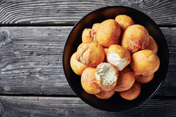 Caraibi Palle fritte in una ciotola nera — Foto Stock