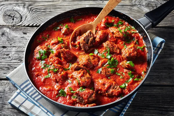 Gros plan de Ragoût de boeuf africain à la sauce tomate — Photo