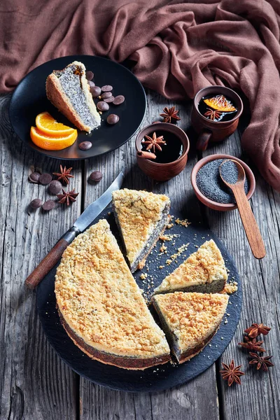 Poppy Seed Crumble Cheesecake on a slate plate — Stock Photo, Image