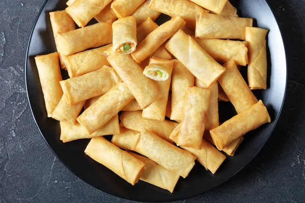 Deep fried crispy chinese spring rolls, macro — Stock Photo, Image