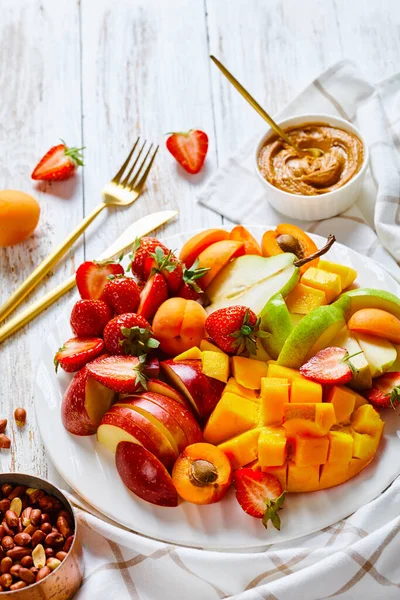 Fruit Platter Snack Fresh Fruits Berries Strawberries Mango Apples Pears — Stock Photo, Image