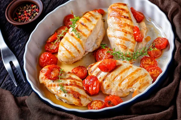 Grilled Chicken Breasts Roasted Cherry Tomatoes Baking Shell Dark Wooden — Stock Photo, Image