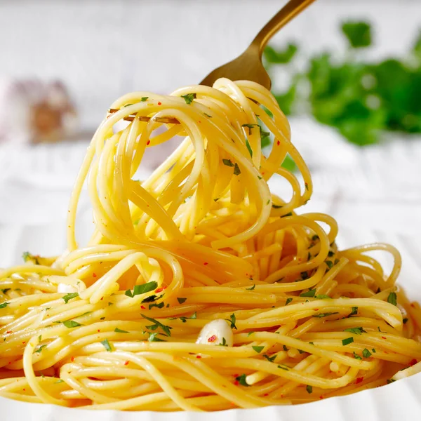 Spaghetti Con Colatura Alici Spaghetti Sosem Anchois Pieprz Pimento Czosnek — Zdjęcie stockowe