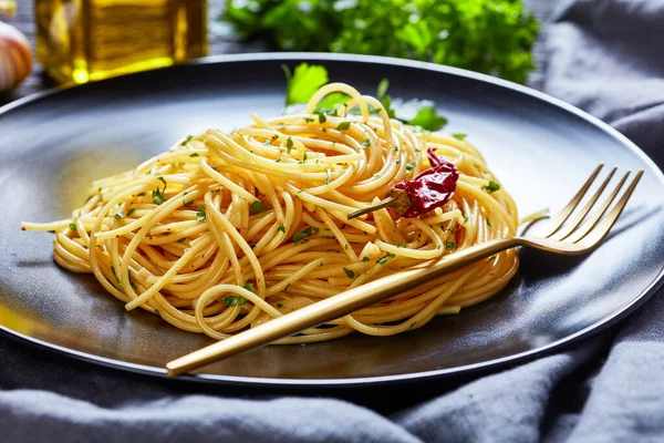 Spaghetti Alla Colatura Alici Spaghetti Toded Anchovy Sauce Pimento Pepper — стокове фото
