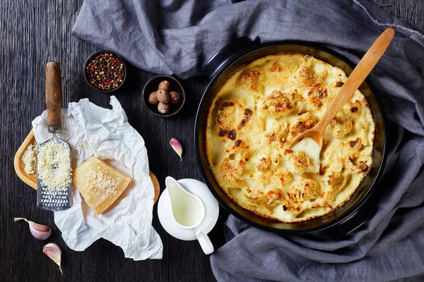 Queijo Couve Flor Cozido Forno Prato Lado Vegetal Servido Uma — Fotografia de Stock