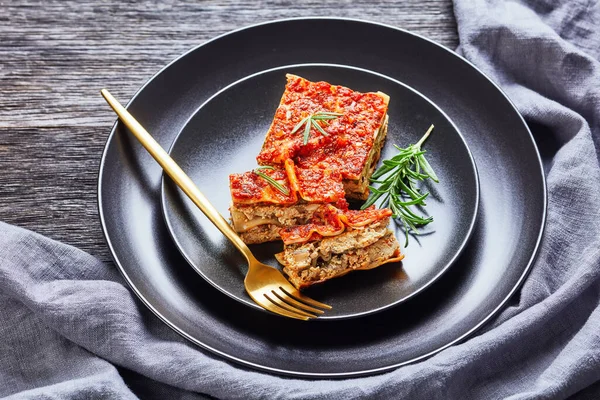 Vegan Tofu Spanac Lasagna Champignon Roșii Vegan Bolognese Condimente Italiene — Fotografie, imagine de stoc