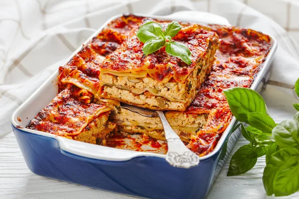 Zdravé Bezmasé Veganské Tofu Lasagne Bez Mléka Žampiony Rajčatovou Omáčkou — Stock fotografie