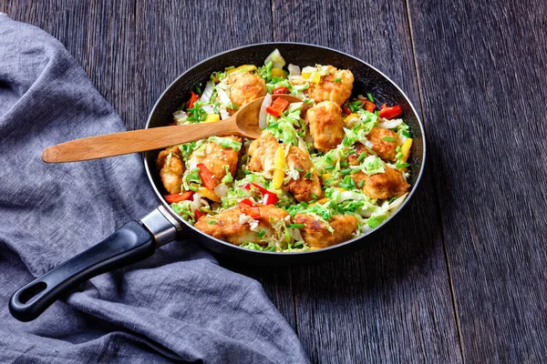 Crispy Sesame Chicken Stir Fry Sliced Chinese Cabbage Peppers Spices — Stock Photo, Image