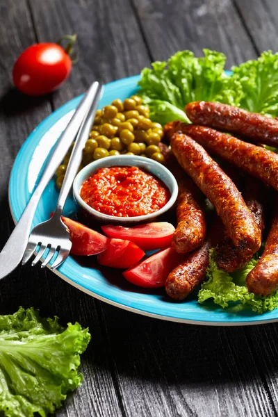 English Meal Pork Sausages Chipolata Roasted Served Blue Plate Tomato — Stock Photo, Image