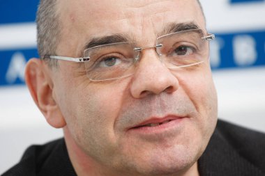 Kiev, Ukrayna - 27 Mart: basın toplantısı Rus aktör Konstantin Raikin