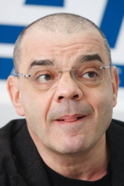 Kiev, Ukrayna - 27 Mart: basın toplantısı Rus aktör Konstantin Raikin