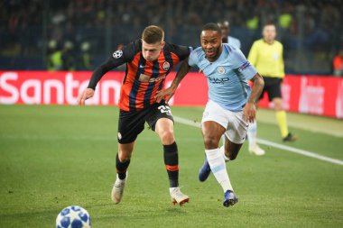 Kharkiv, Ukrayna - 23 Ekim 2018: Raheem Shaquille Sterling Manchester City Shakhtar Donetsk Osk Metalist Stadyumu'nda karşı Uefa Şampiyonlar Ligi oyun sırasında.