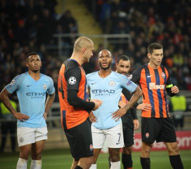 Kharkiv, Ukrayna - 23 Ekim 2018: Raheem Shaquille Sterling Manchester City Shakhtar Donetsk Osk Metalist Stadyumu'nda karşı Uefa Şampiyonlar Ligi oyun sırasında.
