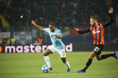 Kharkiv, Ukrayna - 23 Ekim 2018: Raheem Shaquille Sterling Manchester City Shakhtar Donetsk Osk Metalist Stadyumu'nda karşı Uefa Şampiyonlar Ligi oyun sırasında.