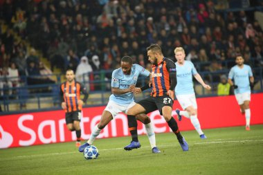 Kharkiv, Ukrayna - 23 Ekim 2018: Raheem Shaquille Sterling Manchester City Shakhtar Donetsk Osk Metalist Stadyumu'nda karşı Uefa Şampiyonlar Ligi oyun sırasında.