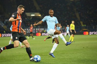 Kharkiv, Ukrayna - 23 Ekim 2018: Raheem Shaquille Sterling Manchester City Shakhtar Donetsk Osk Metalist Stadyumu'nda karşı Uefa Şampiyonlar Ligi oyun sırasında.