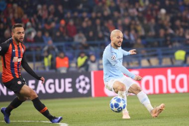 Kharkiv, Ukrayna - 23 Ekim 2018: David Silva Manchester City Shakhtar Donetsk Osk Metalist Stadyumu'nda karşı Uefa Şampiyonlar Ligi oyun sırasında
