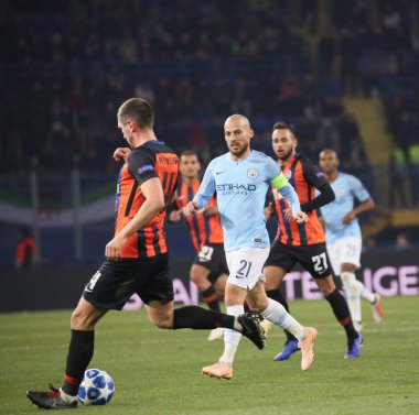 Kharkiv, Ukrayna - 23 Ekim 2018: David Silva Manchester City Shakhtar Donetsk Osk Metalist Stadyumu'nda karşı Uefa Şampiyonlar Ligi oyun sırasında