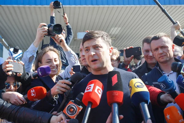 Kiev Ukraine March 2019 Presidentkandidat Volodymyr Zelensky Etter Hans Stemmegivning – stockfoto