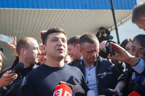 Kiev Ukraine March 2019 Presidentkandidat Volodymyr Zelensky Etter Hans Stemmegivning – stockfoto