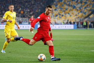 Kyiv, Ukrayna - 14 Ekim 2019: Portekizli Cristiano Ronaldo Uefa Euro 2020 ön eleme maçı sırasında Nsk Olimpiyskyi Stadyumu 'nda Portekiz' e karşı